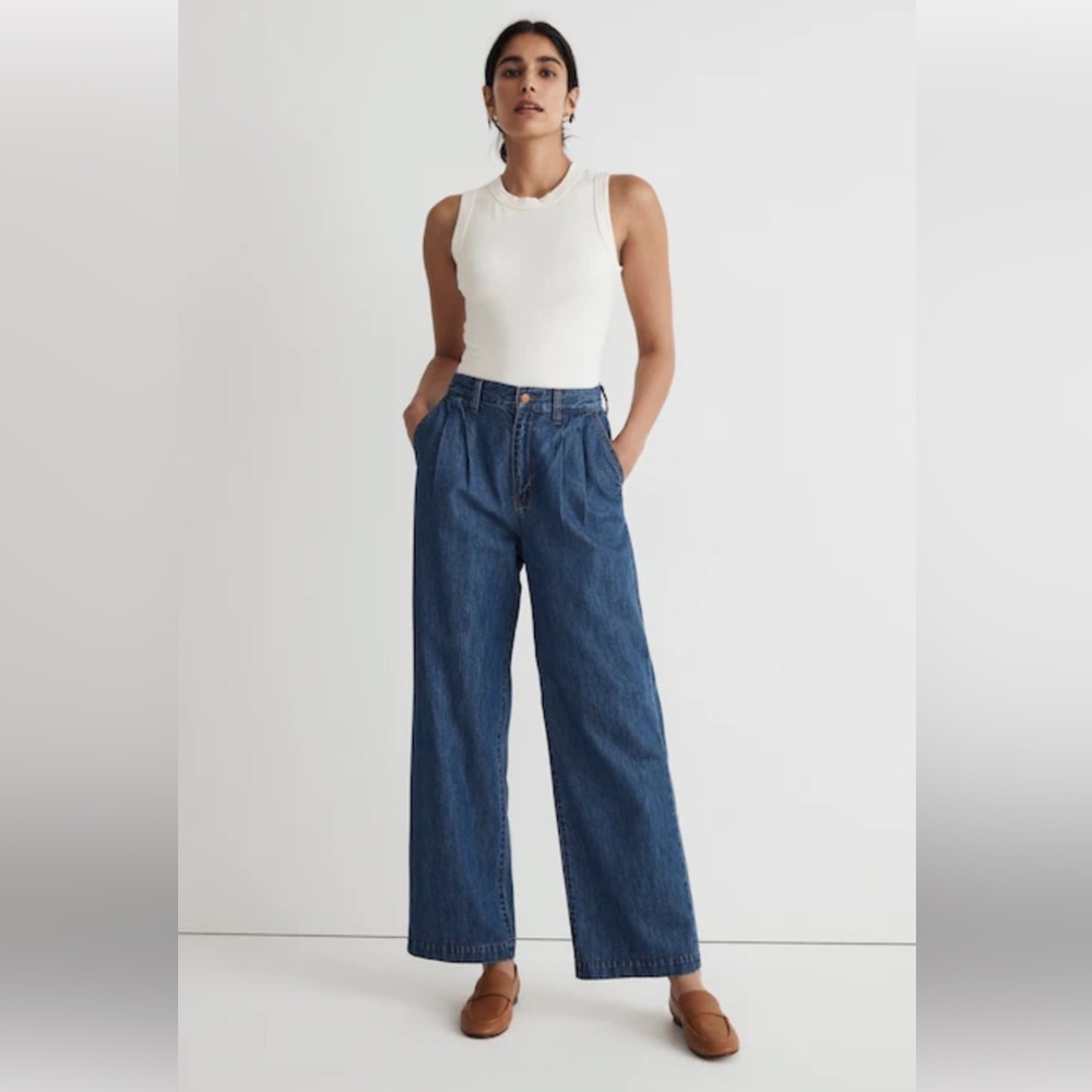 Madewell Baggy Straight Jeans High-Waist Wide Leg Jeans - size 26. Style NL203